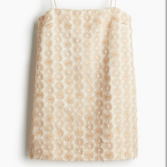 H&M Cream Textured Mini Dress - Picture 2 of 4